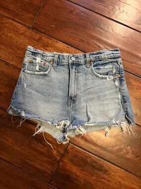Abercrombie & Fitch Classic Light Blue Distressed Mom Short Denim Shorts - Women